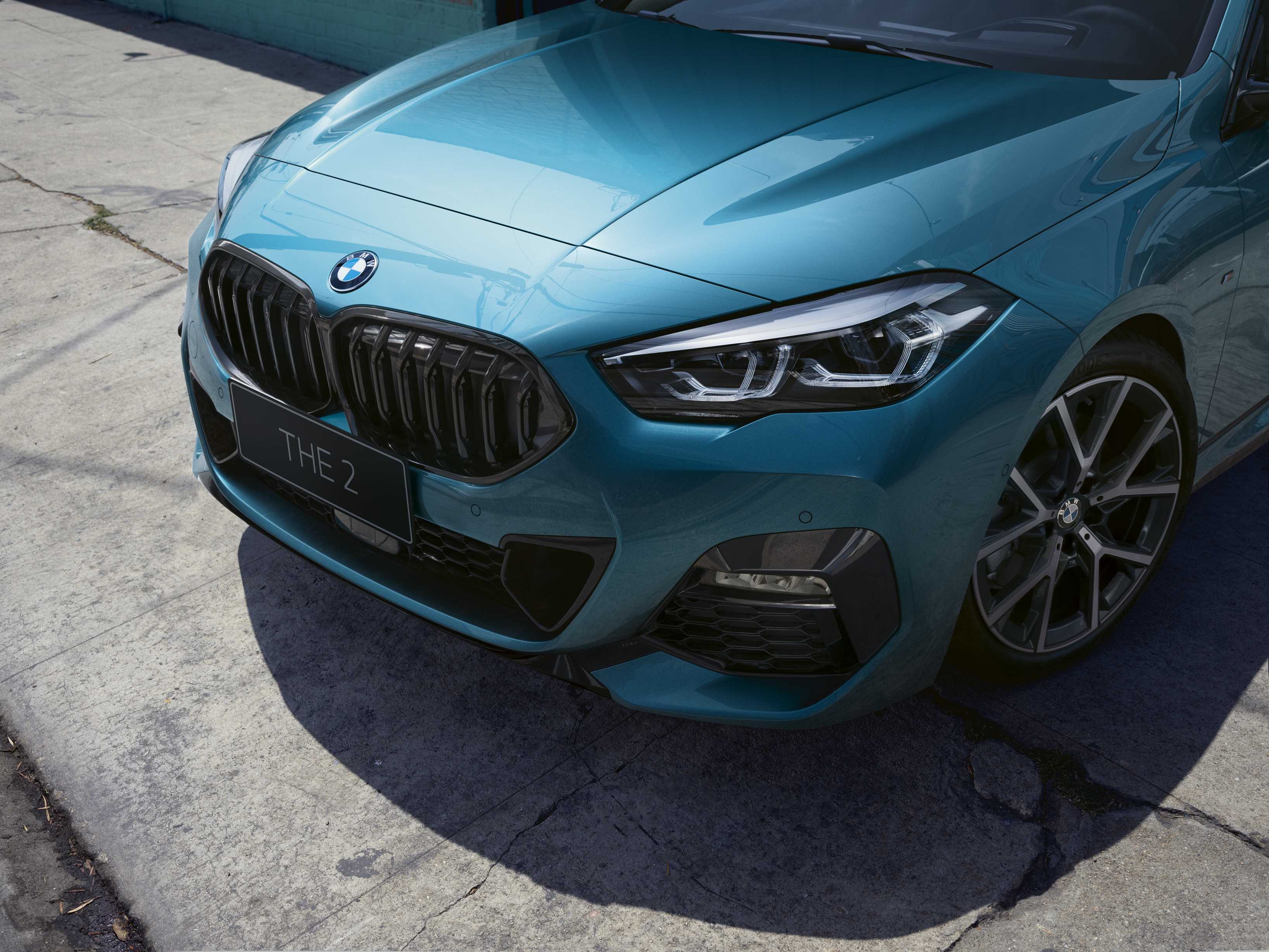 11. 创新BMW 2系四门轿跑车-车头.jpg
